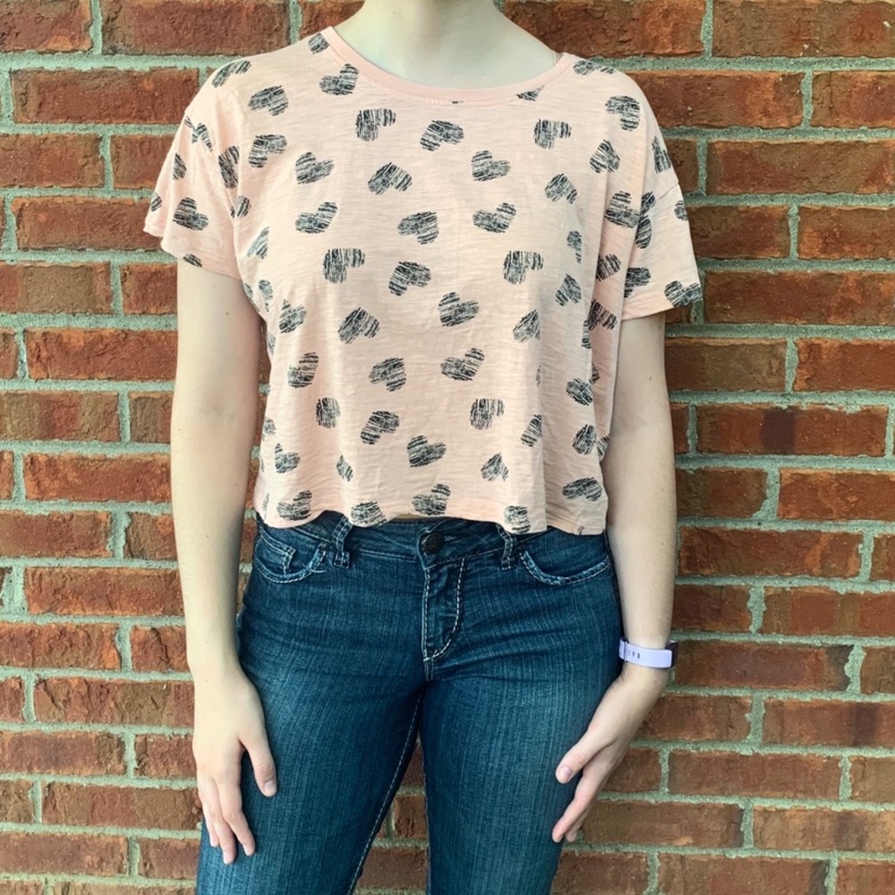 Forever 21 hearts crop top - Picture 1 of 3